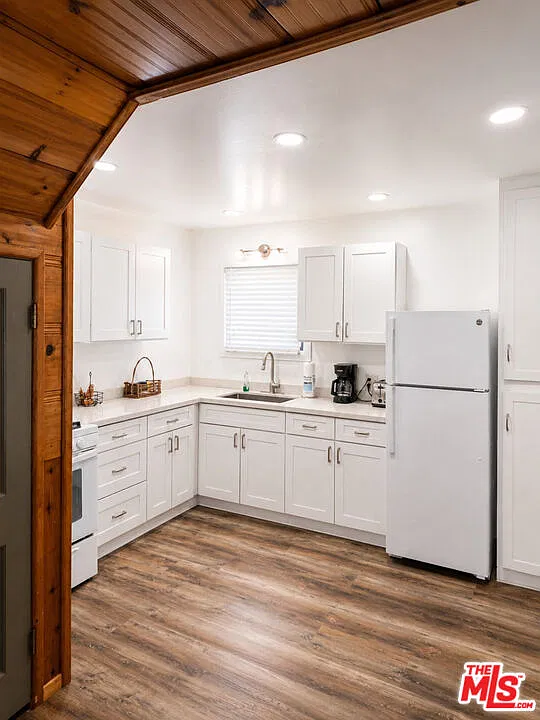 3 bed, 1.5 bath, 1200 sqft, $2,395 — Photo 4