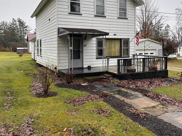 121 3rd St, Pleasantville, PA 16341