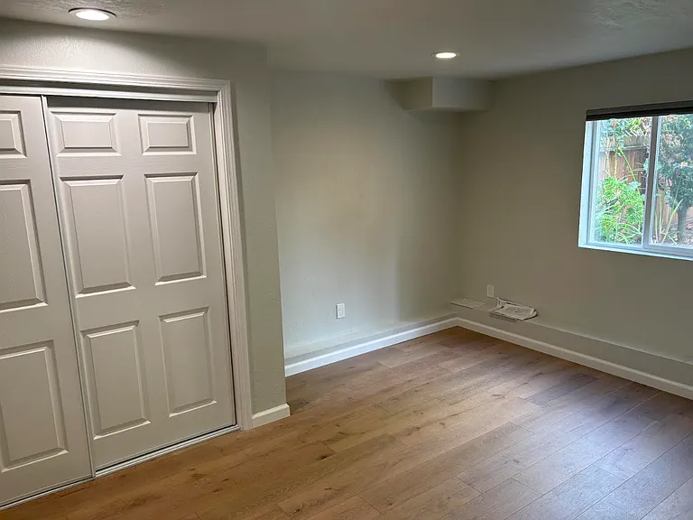 Downstairs rear bedroom