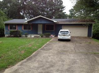 507 McCullars Dr, Weaver, AL 36277