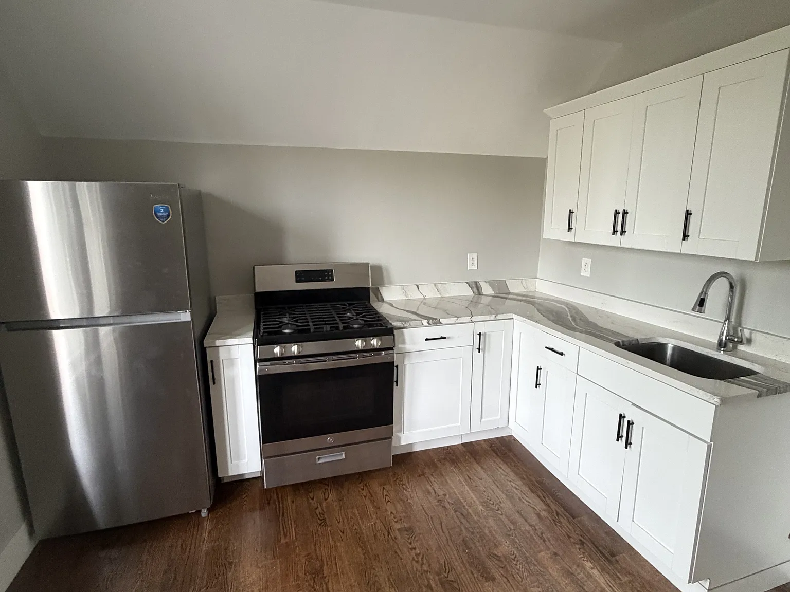 84 Munson Street - 2 — Photo 1