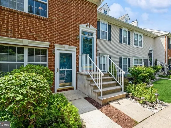 207 Castleton Ct, Pennington, NJ 08534