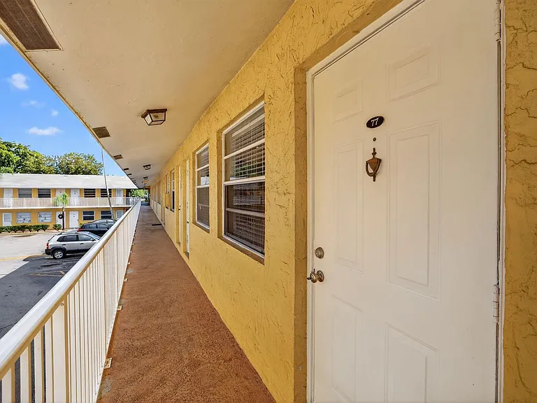 4051 NE 13th Ave #77 — Photo 34