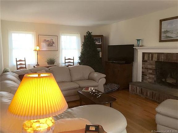 5th image of 66 Knollwood Dr
