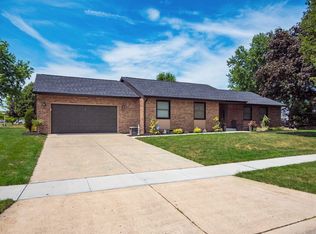 1567 Tuscarora Dr, Grove City, OH