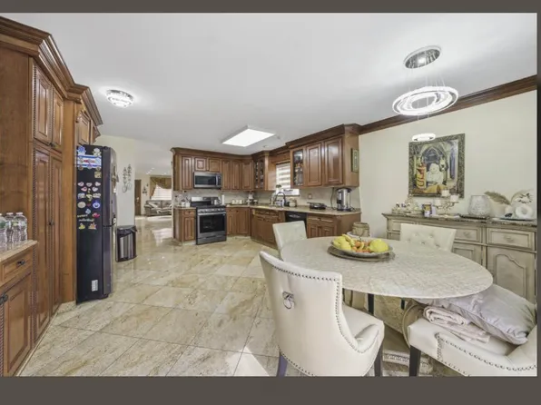 1372 East 66th Street image 5 of 15