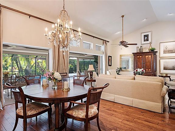 5th image of 804 Pine Village Ln