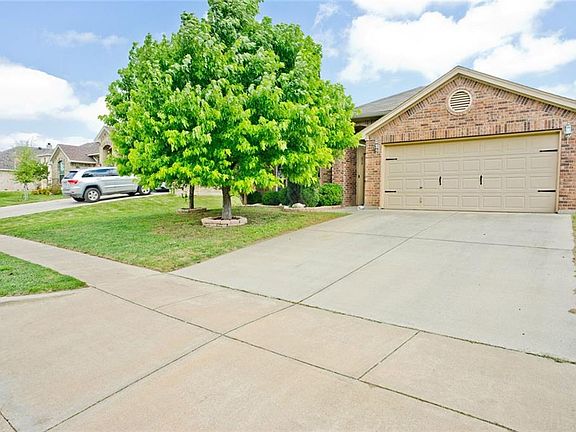 2nd image of 656 Fossil Wood Dr