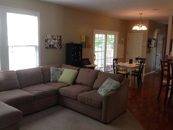 3rd image of 1911 Emerald Pines Ln