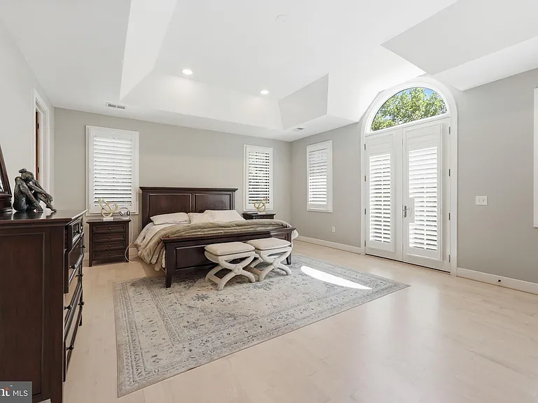 1231 Ingleside Ave — Photo 15
