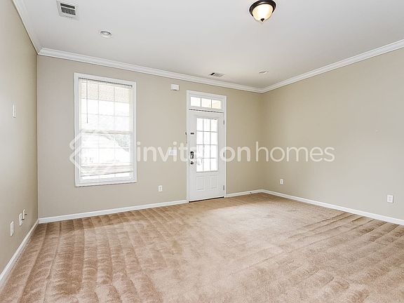 4th image of 108 Holcomb Manor Dr