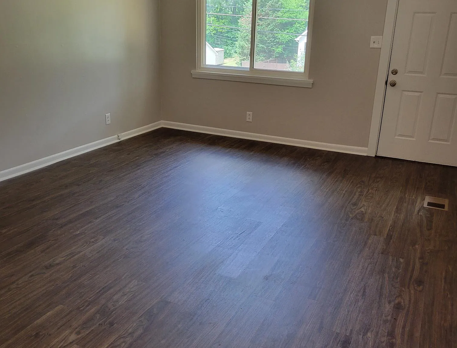 3 bed, 1000 sqft, $1,500 — Photo 4