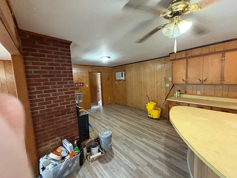 1667 Highway 404 — Photo 11