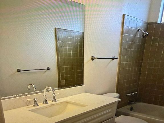 4th image of 615 Rancheria Dr APT 2