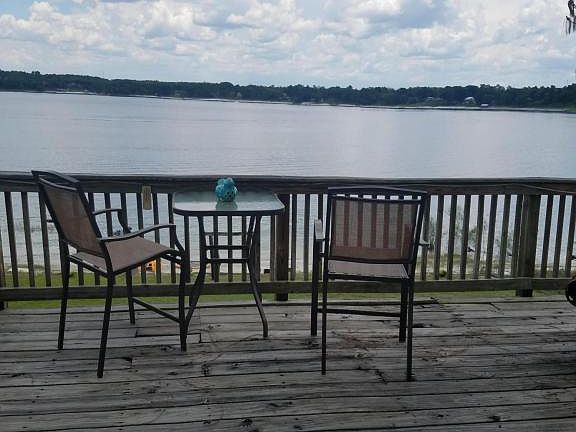 4th image of 3911 Crystal Lake Dr