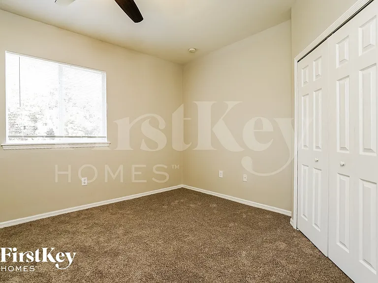 1005 Henry Ave — Photo 11