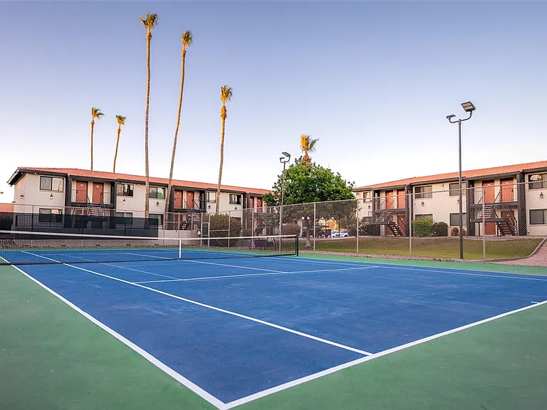 Scottsdale Park Suites — Photo 10
