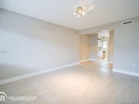 2nd image of 1606 West Ave APT 4W