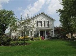 1928 Appaloosa Dr, Naperville, IL 60565