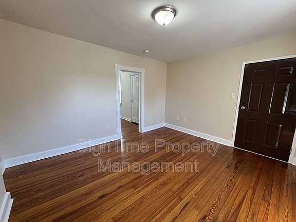 3rd image of 28-30 E Franklin St #28-3