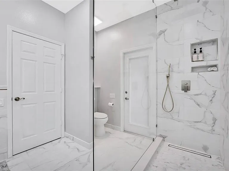 4713 Windsor Ave — Photo 24