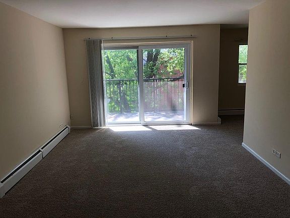 5th image of 120 N Lincoln Ln #3