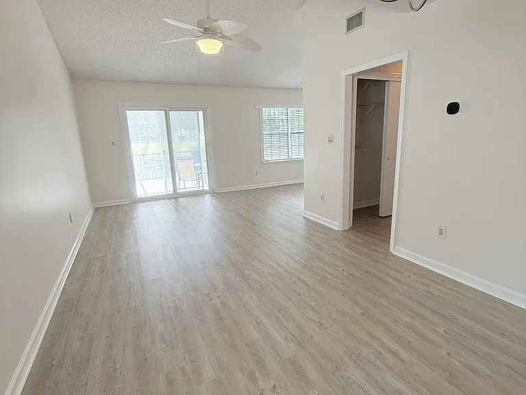 6576 Pebble Beach Cres — Photo 11
