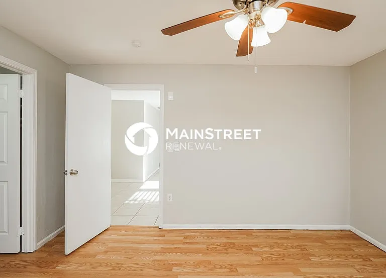 3031 Dillman Dr — Photo 8