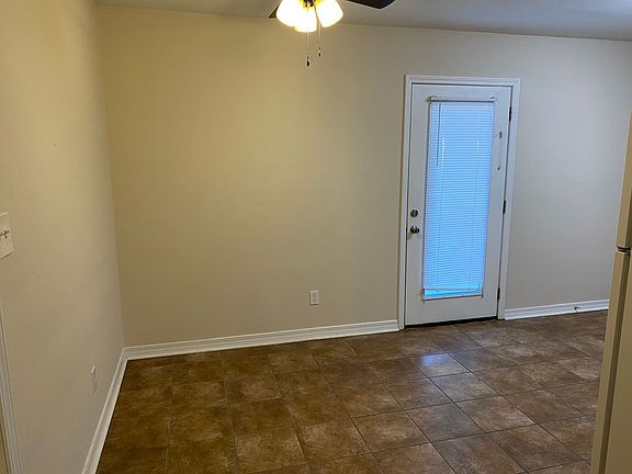 4th image of 5660 Graymont Ln