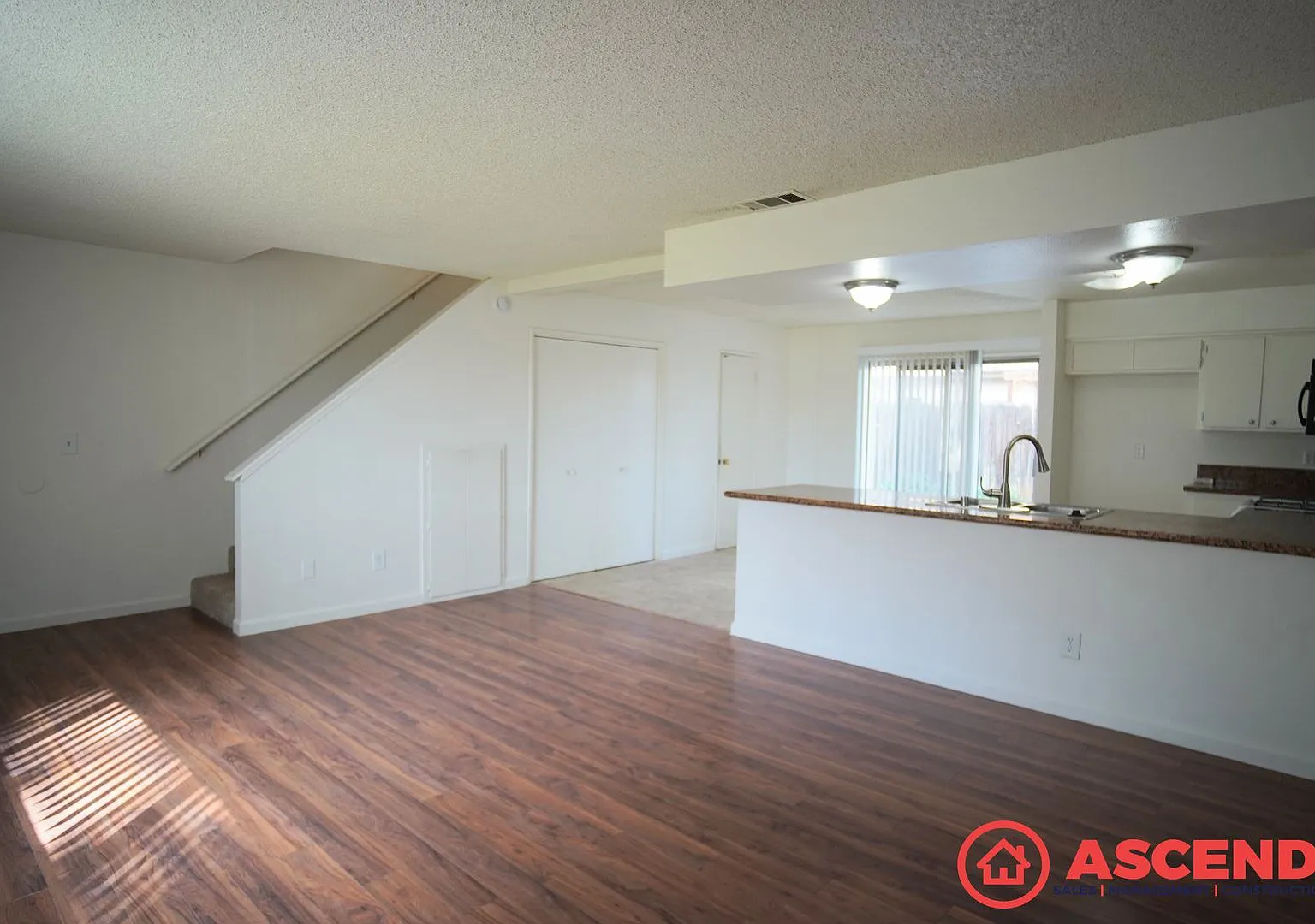 11900 Handel Avenue — Photo 3