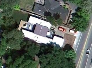 337 Willow Rd, Menlo Park, CA 94025