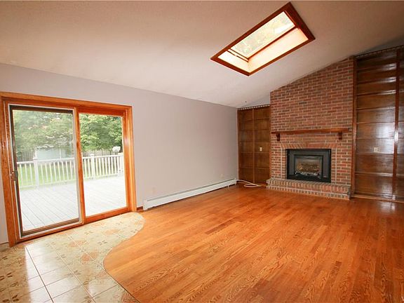 4th image of 4460 Darcy Ln
