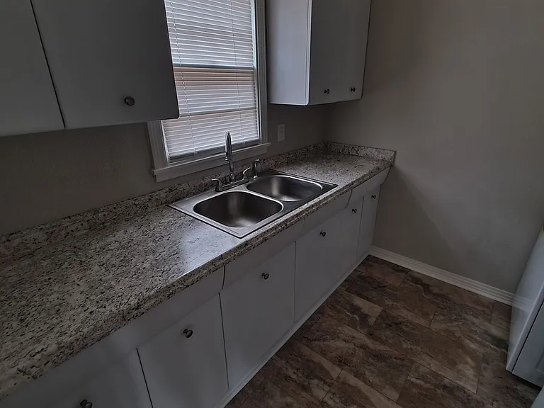 104 S Palo Duro St — Photo 1