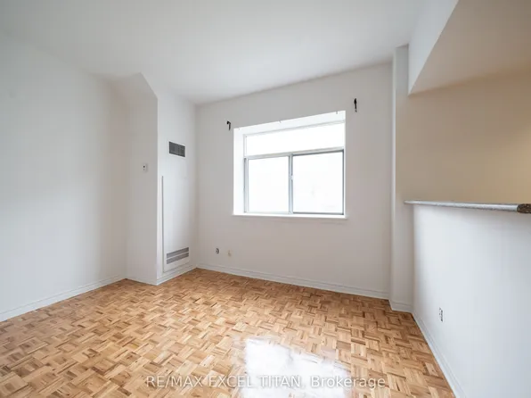 1407 Dupont St #509, Toronto, ON M6H 4J7