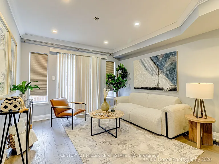 75 Strathaven Dr E #27 — Photo 2