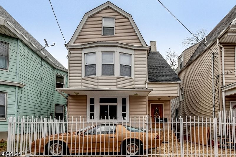 1st image of 146 Milford Ave