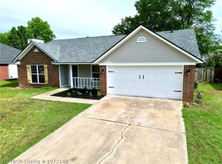 2202 Cordova Ter, Greenwood, AR 72936