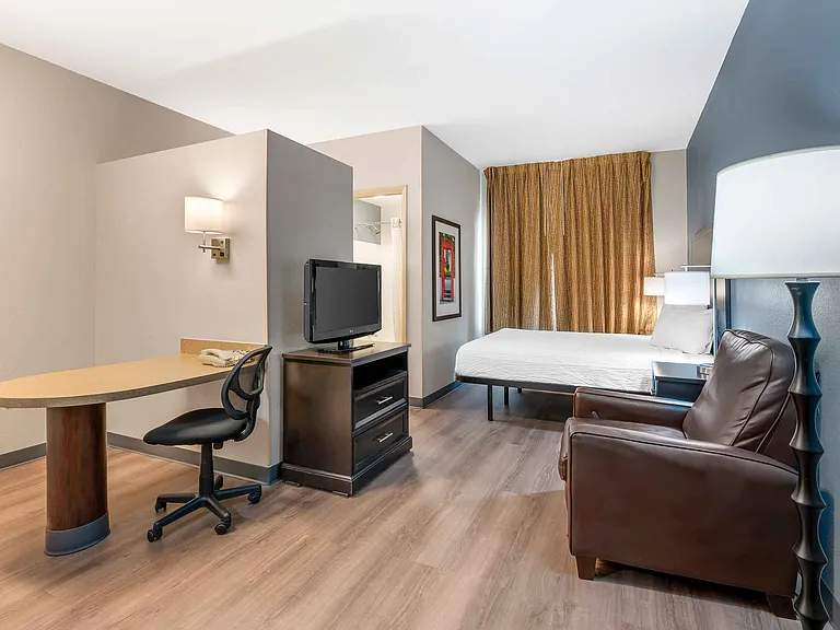 Studio Suite - 1 Queen Bed
