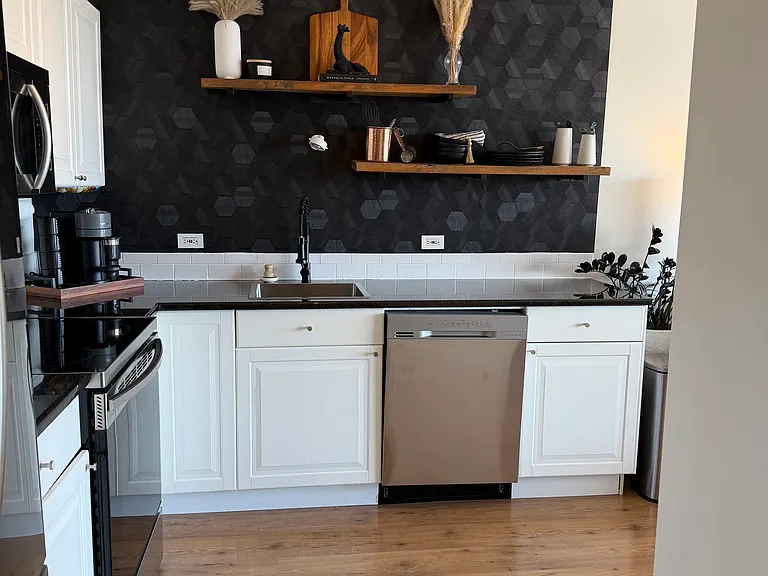 1540 N La Salle Dr #806 — Photo 3