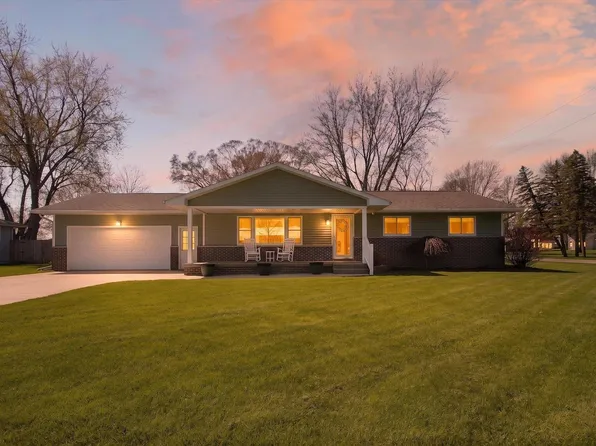 402 2nd St, Breckenridge, MI 48615