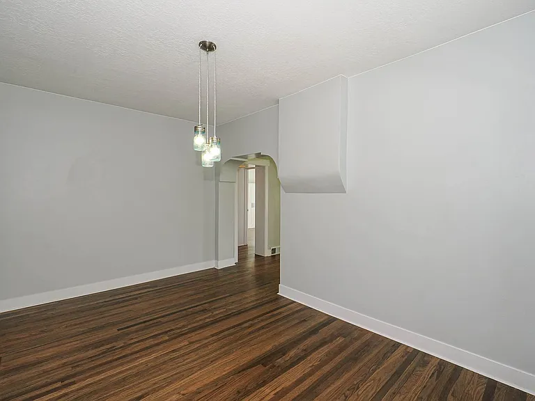 53 N 100 W — Photo 11