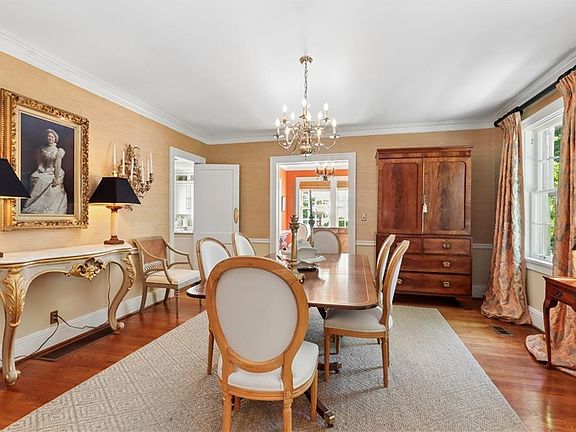 5th image of 838 W 58th St