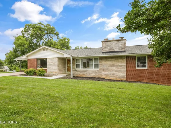 407 W College Ave, Friendsville, TN 37737