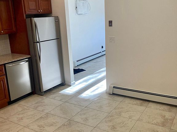 Eat-in Kitchen