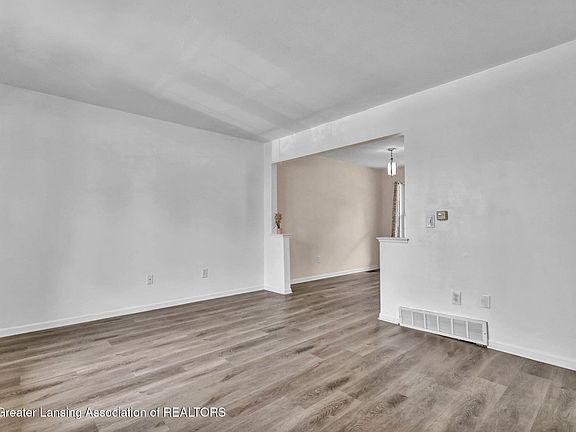 3rd image of 6310 Beechfield Dr