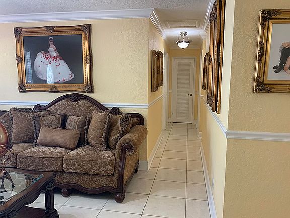 5th image of 1000 Bradley Ct