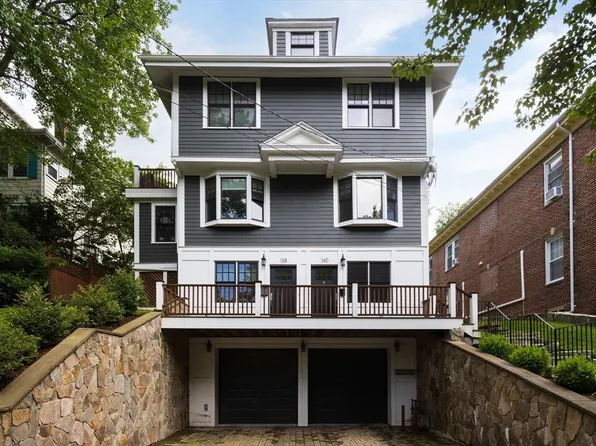 138 Winchester St Unit 138, Brookline, MA 02446