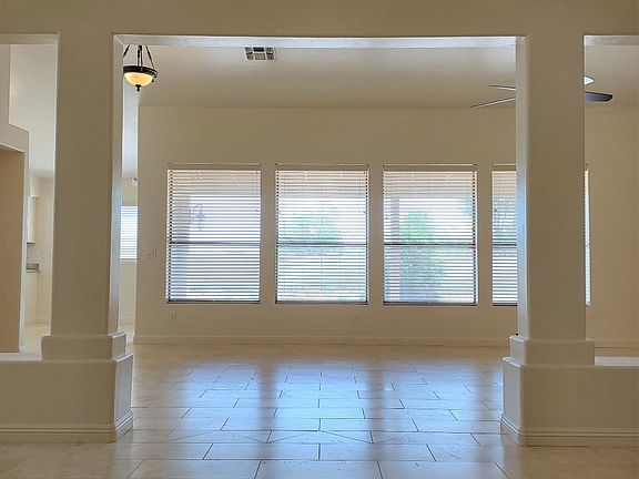 4th image of 8380 N Westcliff Dr