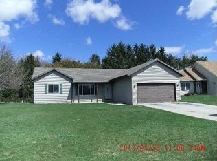 221 Nicholas Dr, Delavan, WI 53115