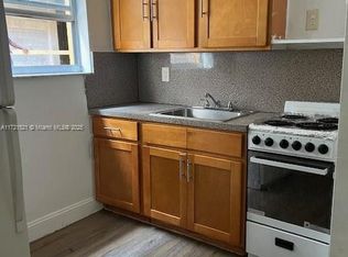 1043 NW 2nd St APT 10, Miami, FL 33128